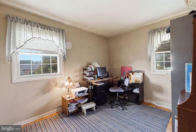 3227 N HOBSON ST, Whitehall, PA 18052