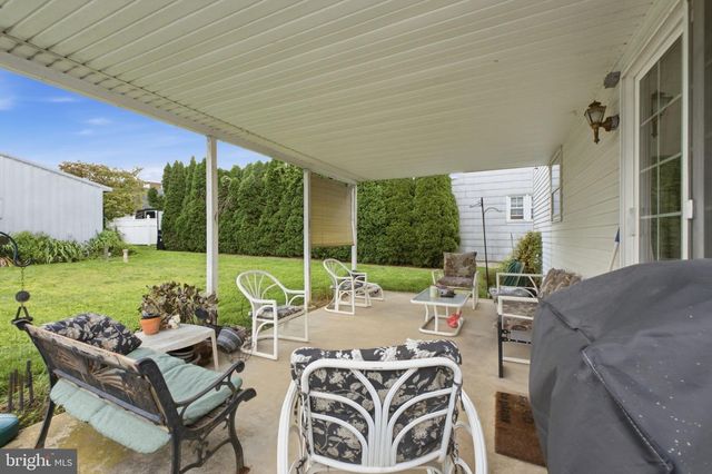 3227 N HOBSON ST, Whitehall, PA 18052