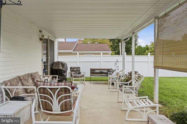 3227 N HOBSON ST, Whitehall, PA 18052