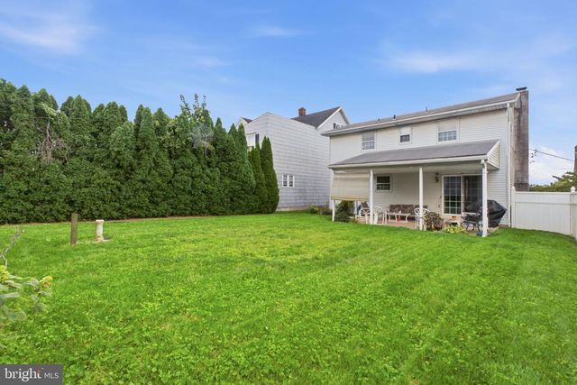 3227 N HOBSON ST, Whitehall, PA 18052