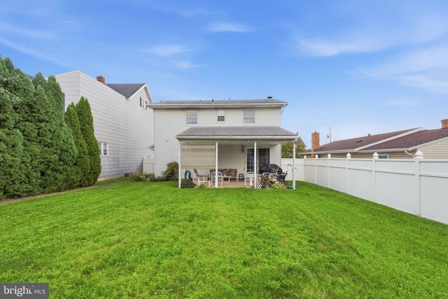 3227 N HOBSON ST, Whitehall, PA 18052
