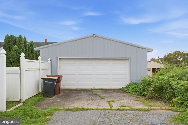 3227 N HOBSON ST, Whitehall, PA 18052