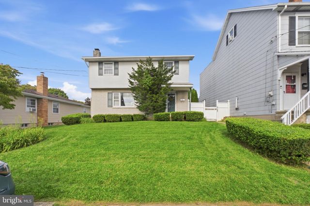 3227 N HOBSON ST, Whitehall, PA 18052
