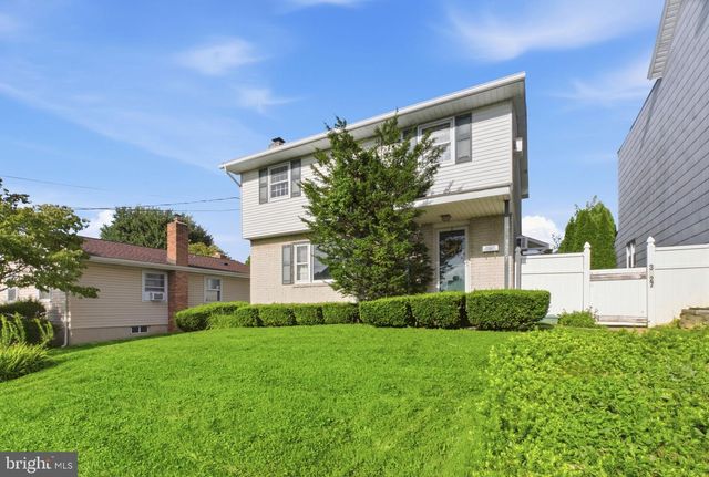 3227 N HOBSON ST, Whitehall, PA 18052