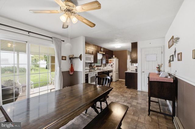 3227 N HOBSON ST, Whitehall, PA 18052