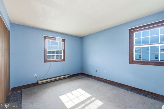3227 N HOBSON ST, Whitehall, PA 18052