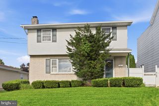 3227 N HOBSON ST, Whitehall, PA 18052