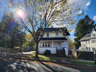 3 Granville Ave, Worcester, MA 01606