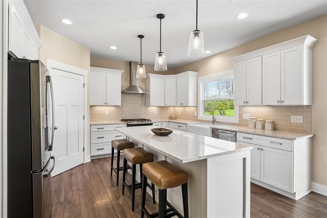 6456 Bentley Drive, Belmont, MI 49306