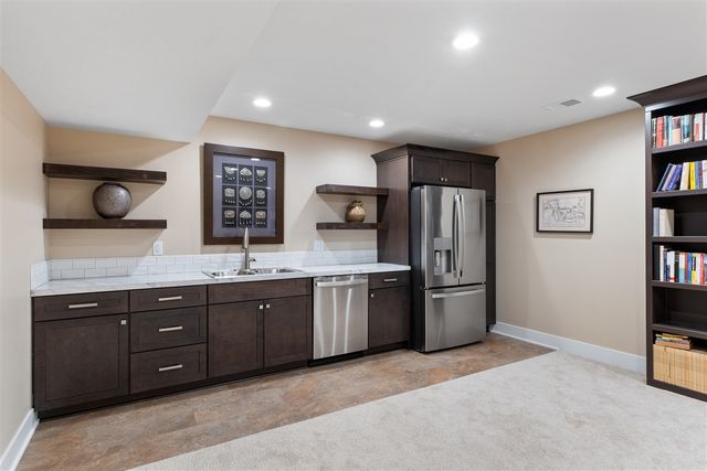 6456 Bentley Drive, Belmont, MI 49306