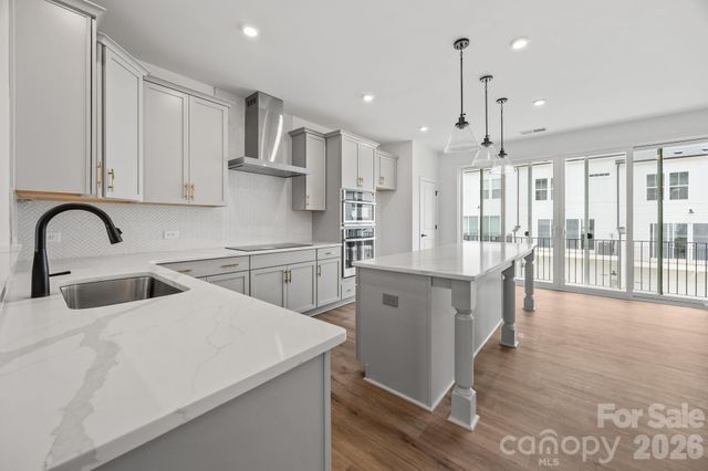 7028 Westrow Avenue, Charlotte, NC 28278