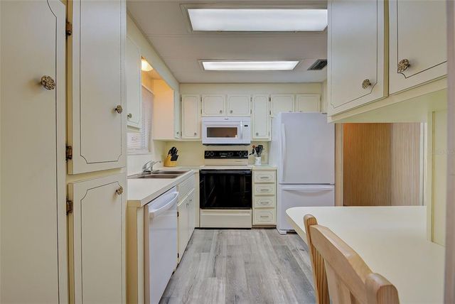 628 CERVINA DRIVE, Venice, FL 34285