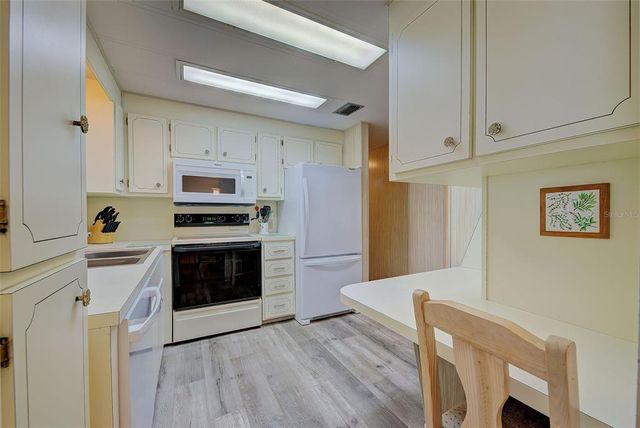 628 CERVINA DRIVE, Venice, FL 34285