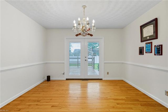 125 S Parliament DR, Virginia Beach, VA 23462