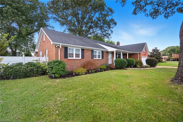 125 S Parliament DR, Virginia Beach, VA 23462