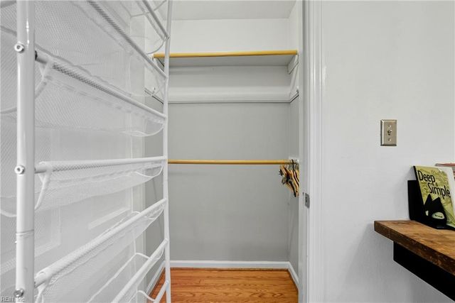 125 S Parliament DR, Virginia Beach, VA 23462