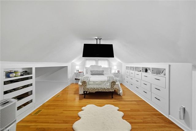 125 S Parliament DR, Virginia Beach, VA 23462