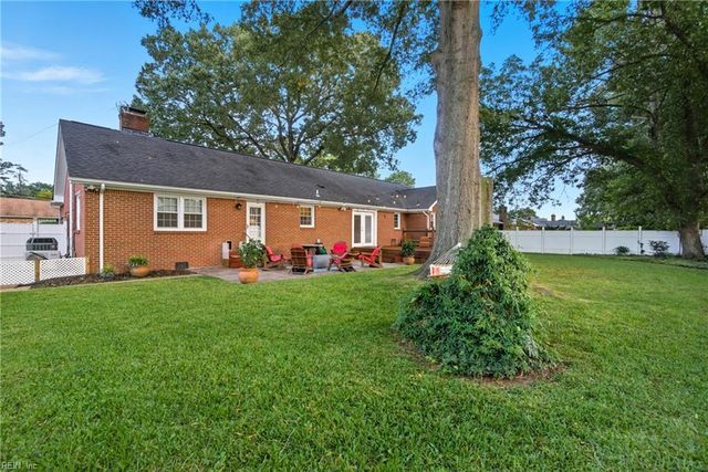 125 S Parliament DR, Virginia Beach, VA 23462