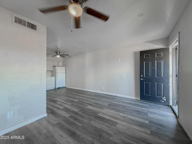 1703 W MOUNTAIN VIEW Road 13, Phoenix, AZ 85021