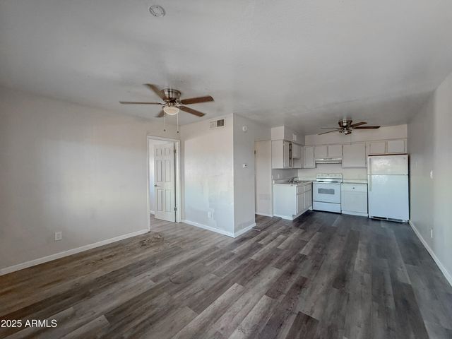 1703 W MOUNTAIN VIEW Road 13, Phoenix, AZ 85021