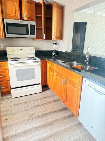 6451 N University Drive Apt 212, Tamarac, FL 33321