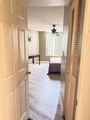 6451 N University Drive Apt 212, Tamarac, FL 33321