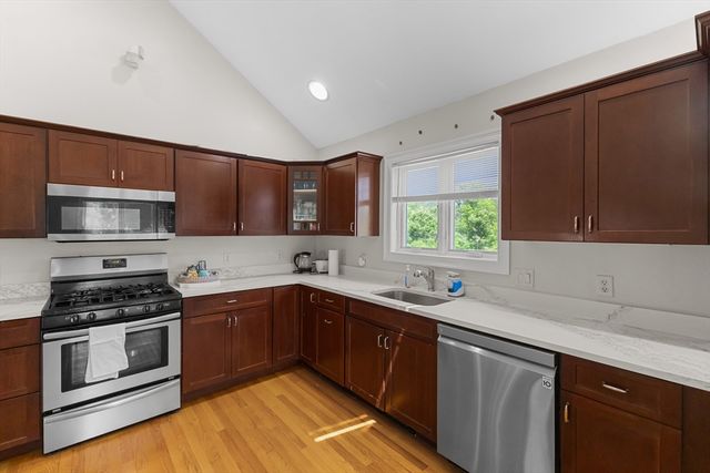 781 Grafton St, Shrewsbury, MA 01545