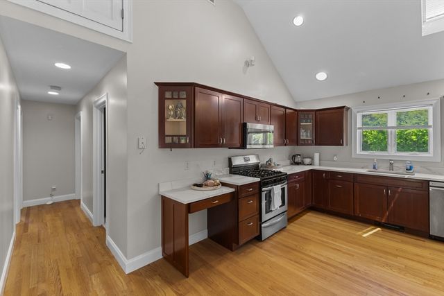 781 Grafton St, Shrewsbury, MA 01545