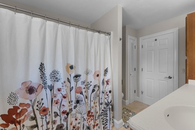 781 Grafton St, Shrewsbury, MA 01545
