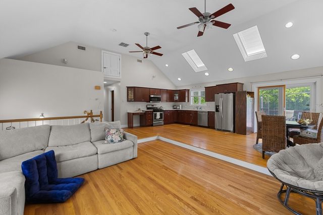 781 Grafton St, Shrewsbury, MA 01545