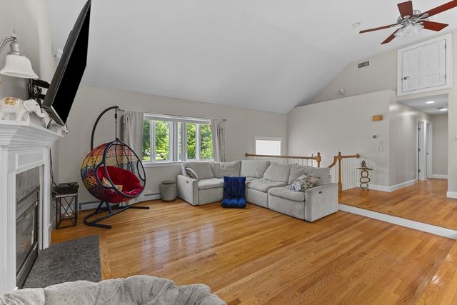 781 Grafton St, Shrewsbury, MA 01545