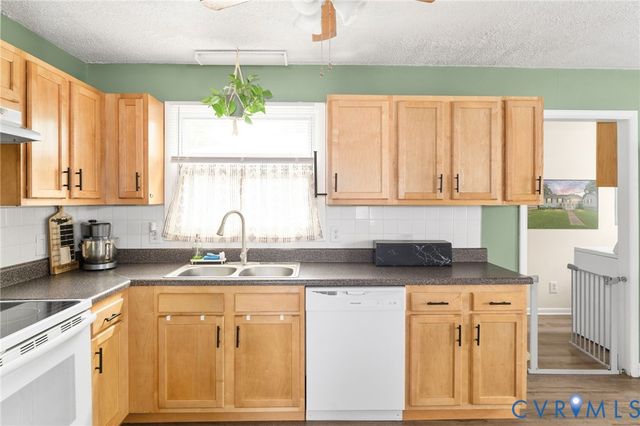 2502 Lee St, Hopewell, VA 23860