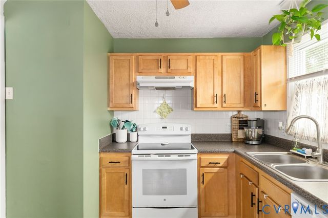 2502 Lee St, Hopewell, VA 23860