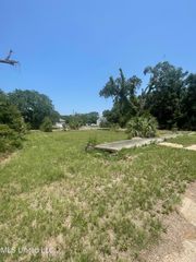 210 Texas Avenue, Gulfport, MS 39507