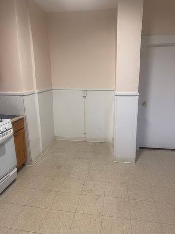18 Fairview Ave 1, Malden, MA 02148