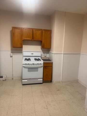 18 Fairview Ave 1, Malden, MA 02148