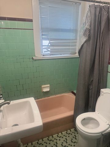 18 Fairview Ave 1, Malden, MA 02148