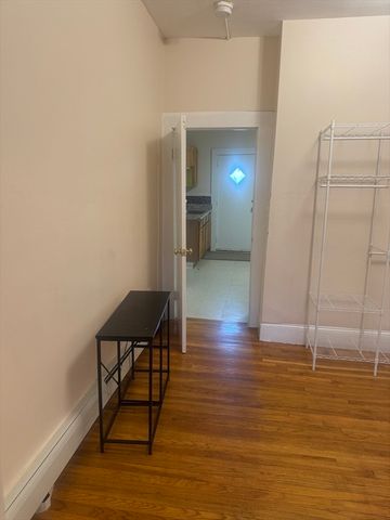 18 Fairview Ave 1, Malden, MA 02148
