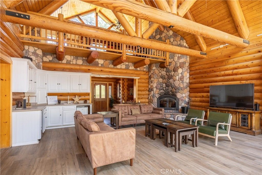 Image 13 of property listing at 125 Starvation Flats Road, Big Bear Lake, CA 92315