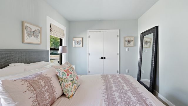 915 W Bridge Street, Granbury, TX 76048