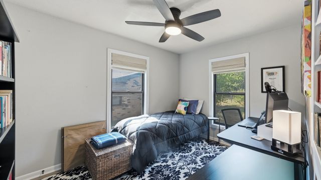 915 W Bridge Street, Granbury, TX 76048