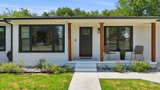 915 W Bridge Street, Granbury, TX 76048