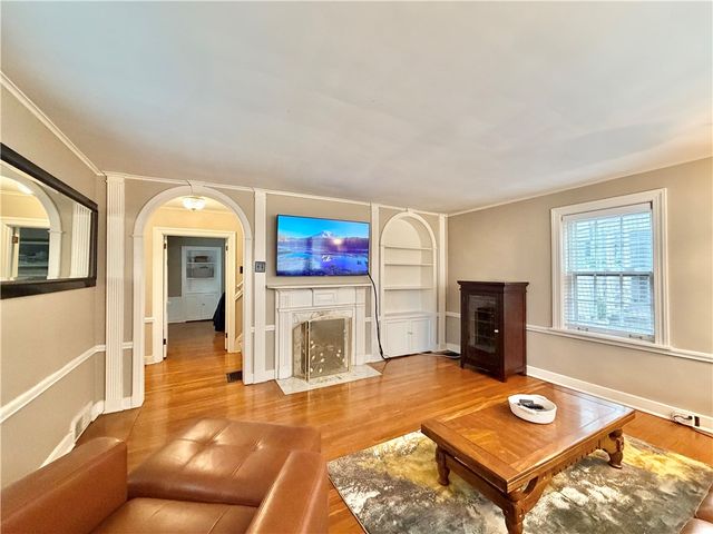 1 Schoolhouse Ln, Shadyside, PA 15232