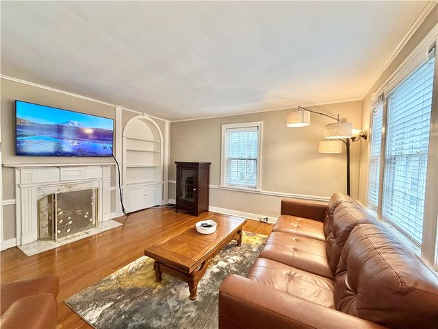 1 Schoolhouse Ln, Shadyside, PA 15232