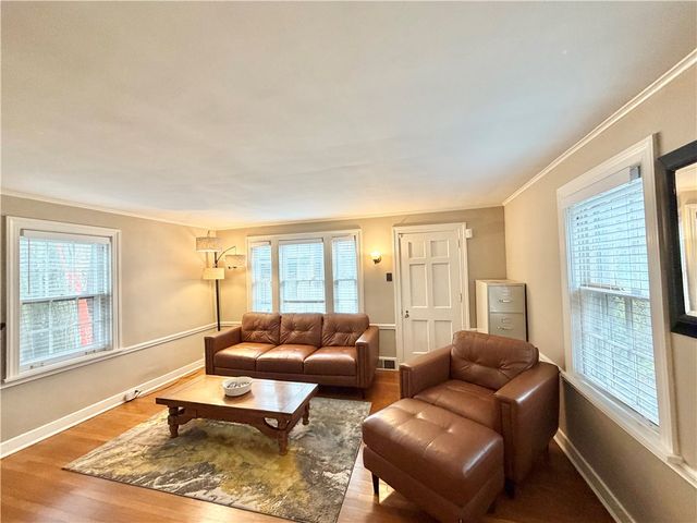 1 Schoolhouse Ln, Shadyside, PA 15232