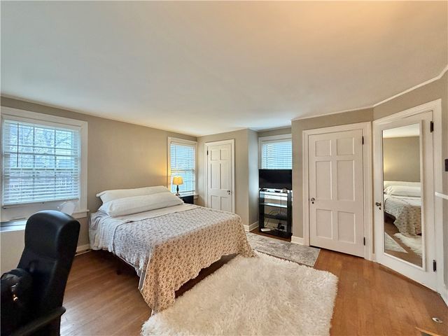 1 Schoolhouse Ln, Shadyside, PA 15232