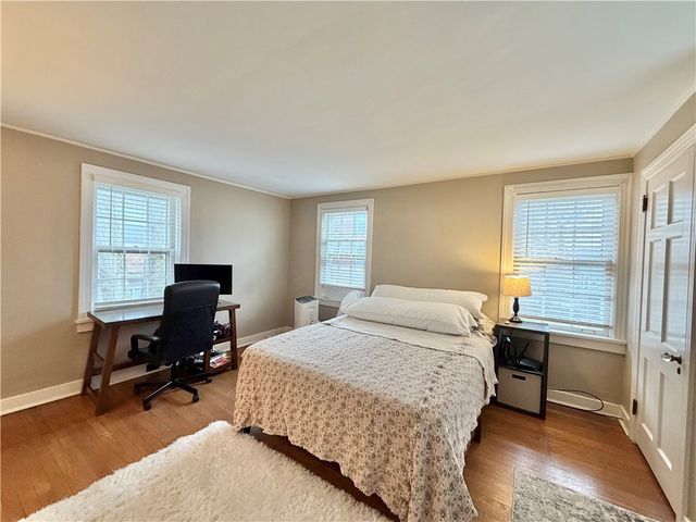 1 Schoolhouse Ln, Shadyside, PA 15232