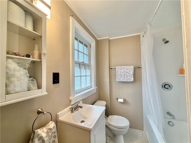 1 Schoolhouse Ln, Shadyside, PA 15232