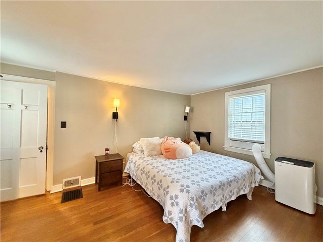 1 Schoolhouse Ln, Shadyside, PA 15232