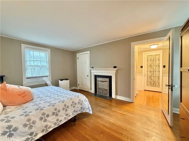 1 Schoolhouse Ln, Shadyside, PA 15232